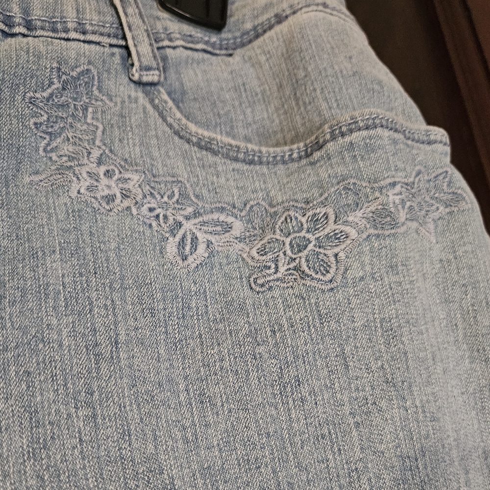 Gloria Vanderbilt Perfect Fit Capris - Size 12 - Picture 2 of 6
